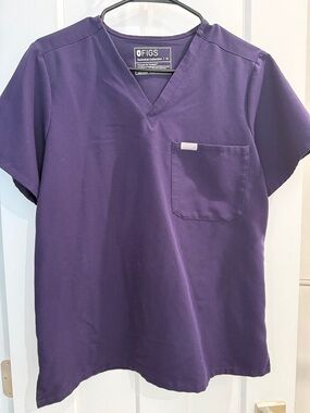 Figs Women’s V-Neck Top in Deep Purple